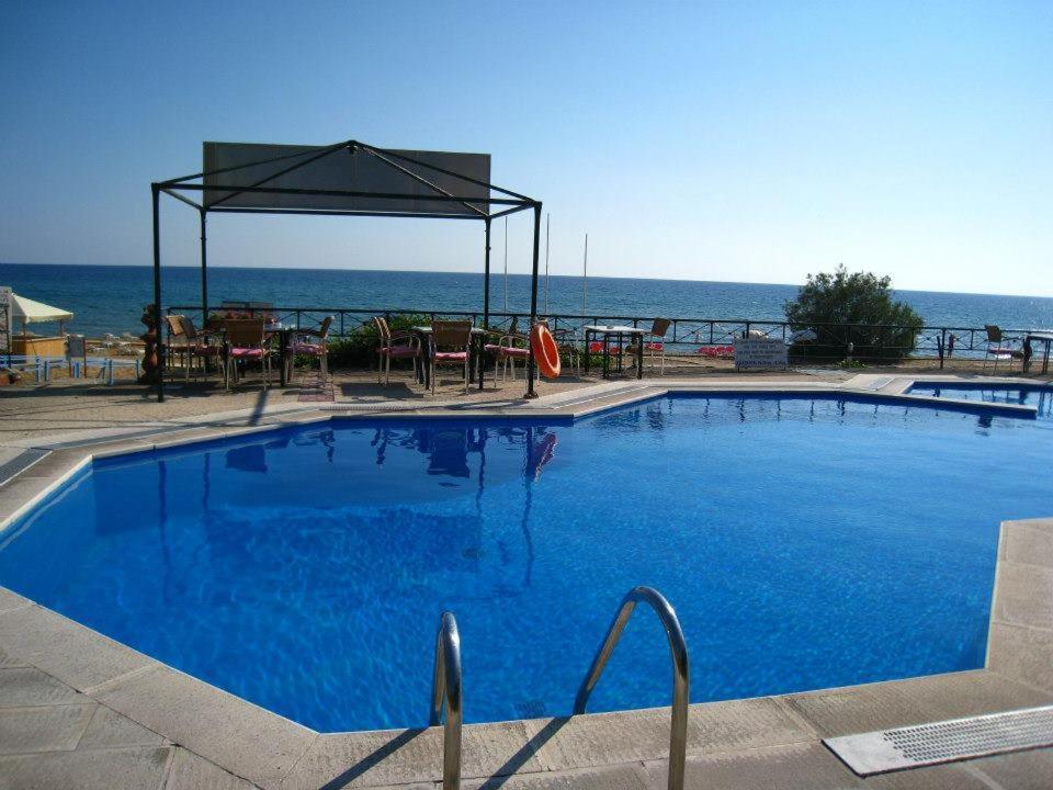 Waves Apartments Melody Glyfada Luaran gambar